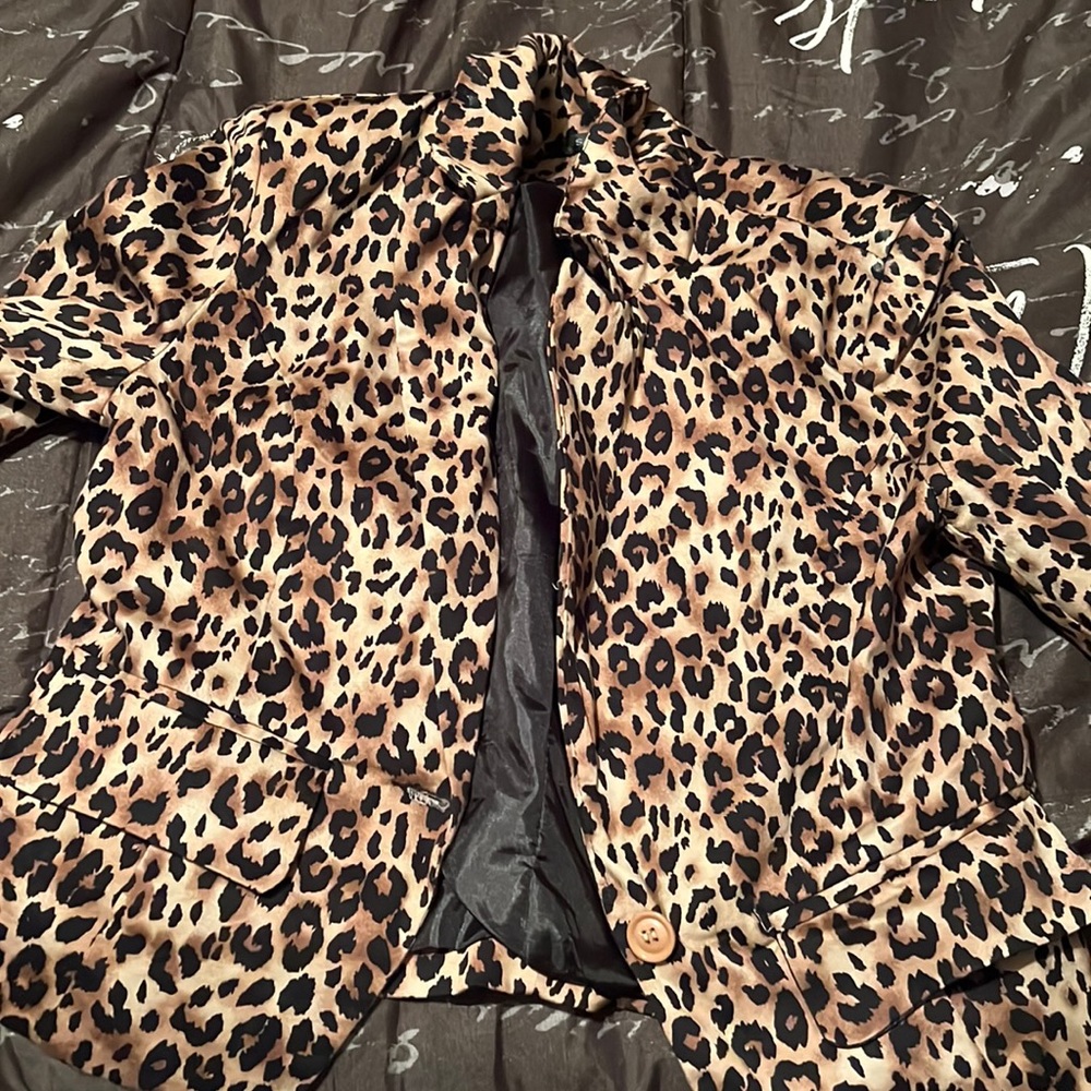 Leopard blazer wore once for homecoming parade
